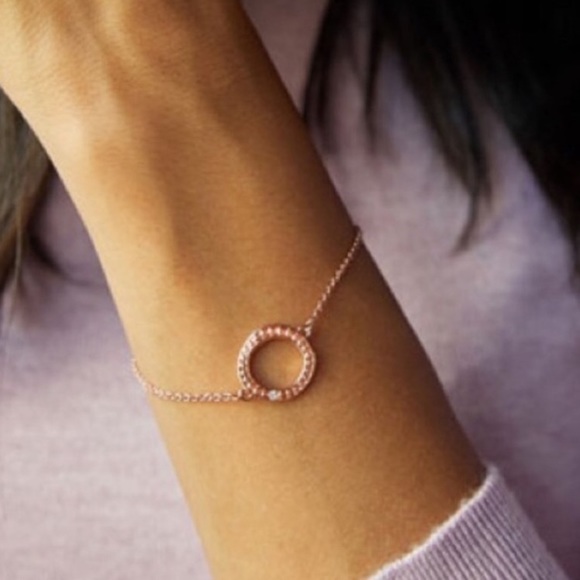 NWT ADORE’s Signature Organic Circle Rose Gold Swarovski Crystal Bracelet - Picture 2 of 3